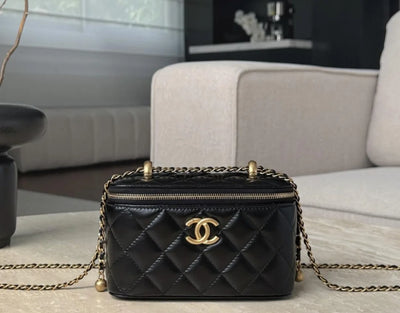 Chanel Pearl Crush Vanity Case hover