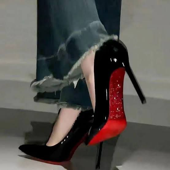 Christian Louboutin – Iriza Pumps