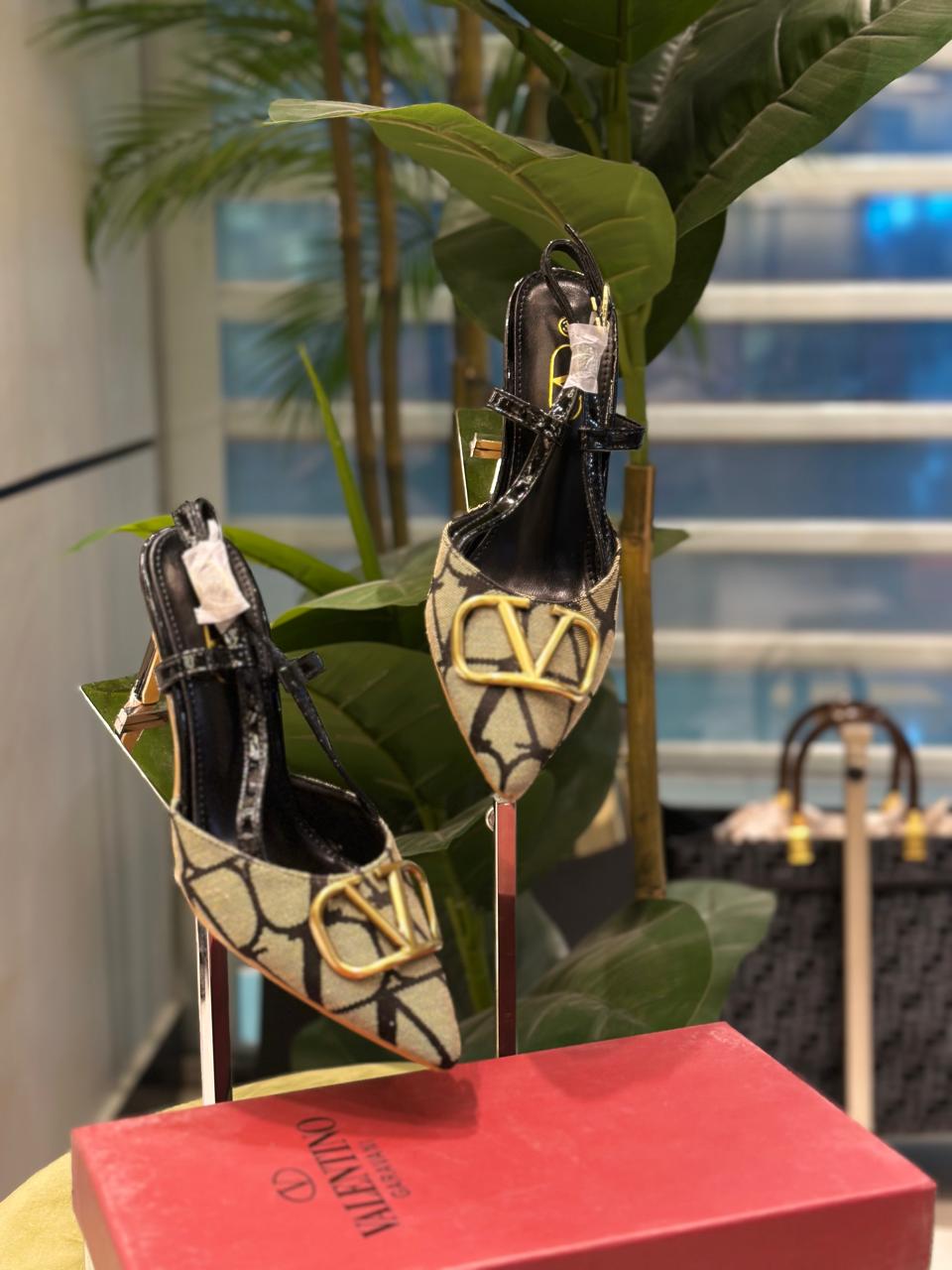 Valentino Heel