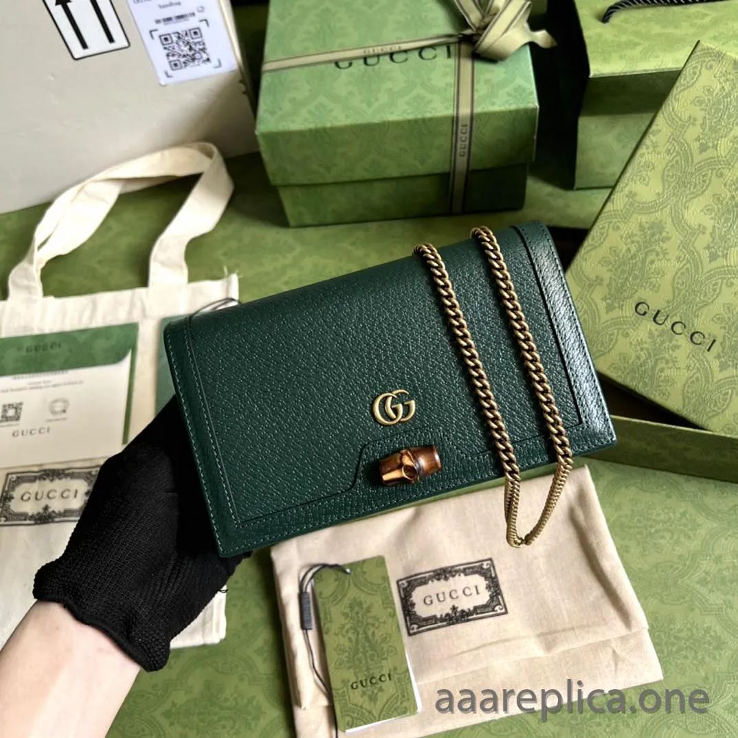 Gucci - Diana Mini leather shoulder bag